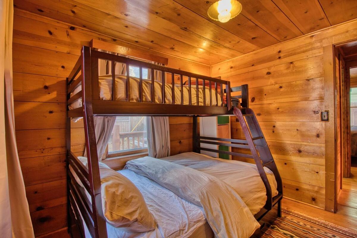 Ray'S Dear Cottage Wrightwood Exterior photo